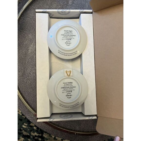 Pick set of 2 “A Merry Little Christmas” Mini-Plates - Picture 11 of 12